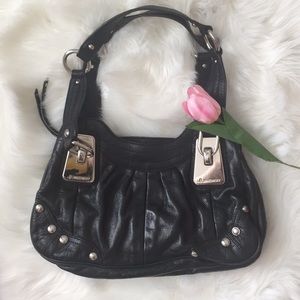 B. Makowsky shoulder bag